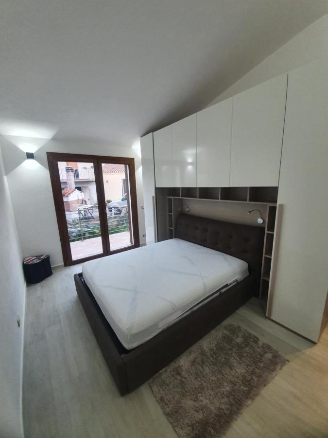 Appartamento Stangoni Badesi Exterior foto