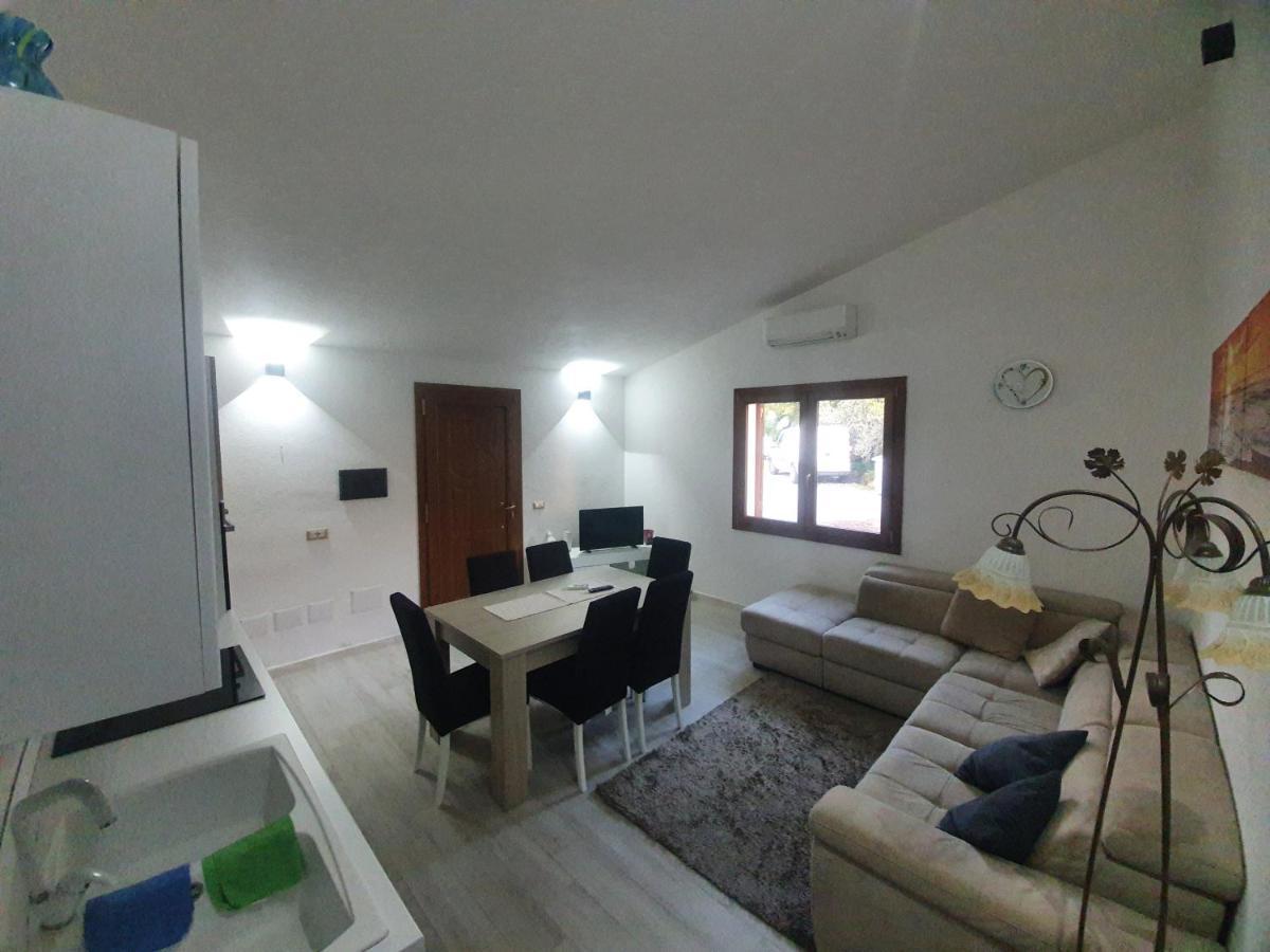 Appartamento Stangoni Badesi Exterior foto