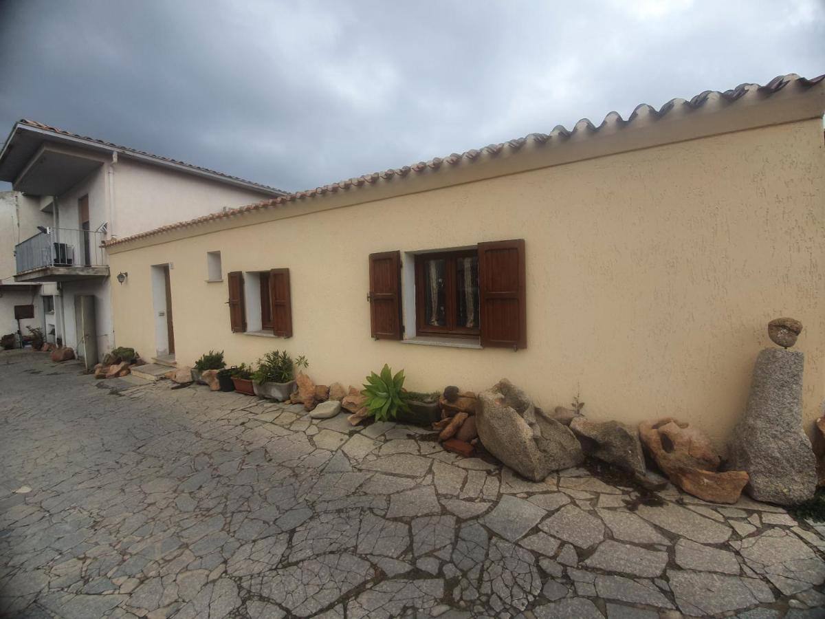 Appartamento Stangoni Badesi Exterior foto